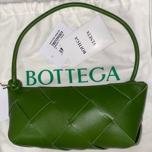 Bottega Veneta Intrecciato Baguette, 🥑 Green Pochette